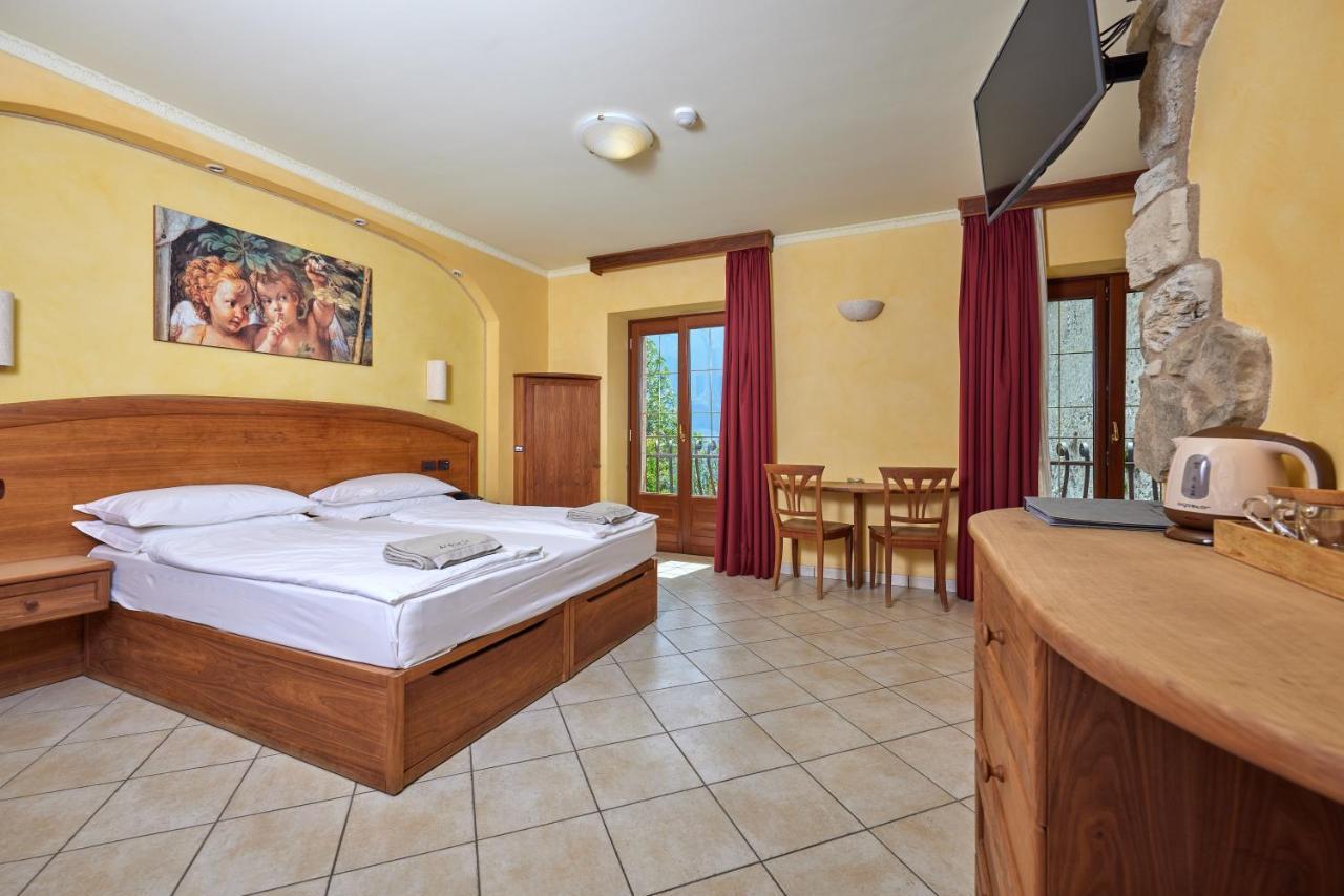 Hotel Al Rio Se Limone sul Garda Bilik gambar